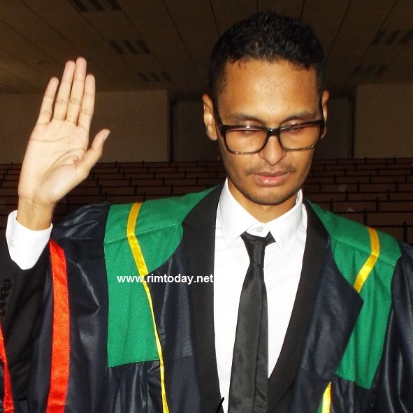 الطالب السلطان يؤدي اليمين أمام لجنة الاشراف