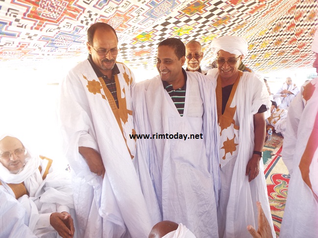 العقيد الحسن ولد مكت يقدم التعازي للجنرال لبات ولد المعيوف 