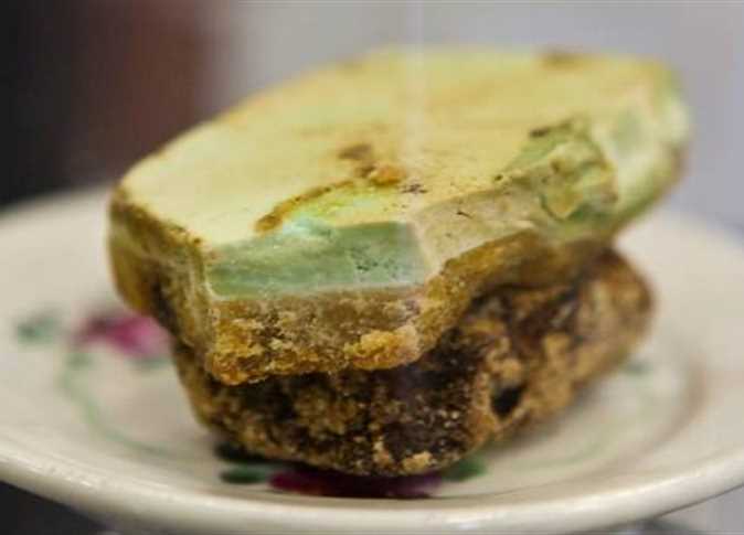 بقية من كعكة زواج تشارلز وديانا